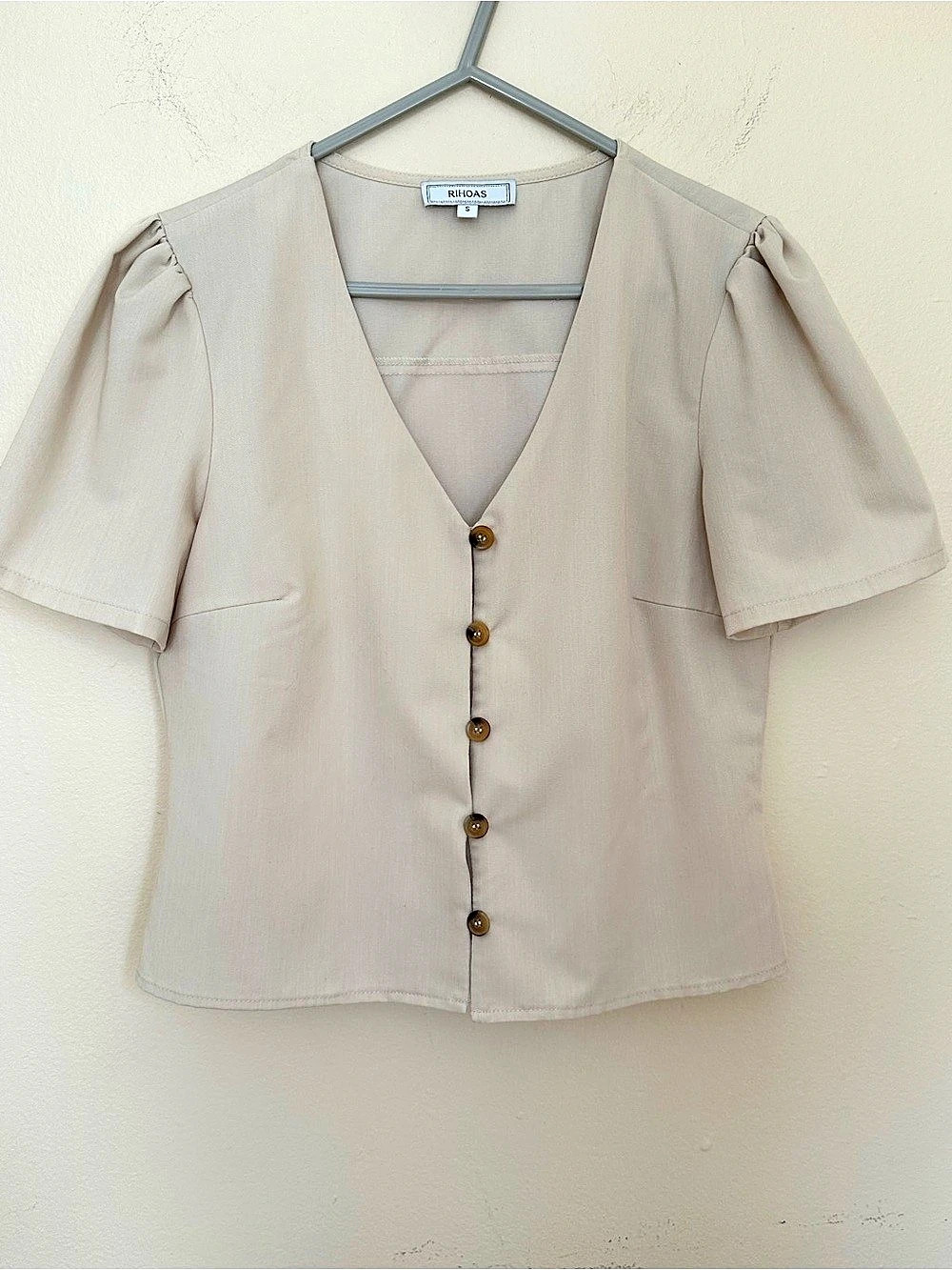 RIHOAS V-Neck Button Front Blouse in Beige Size Small